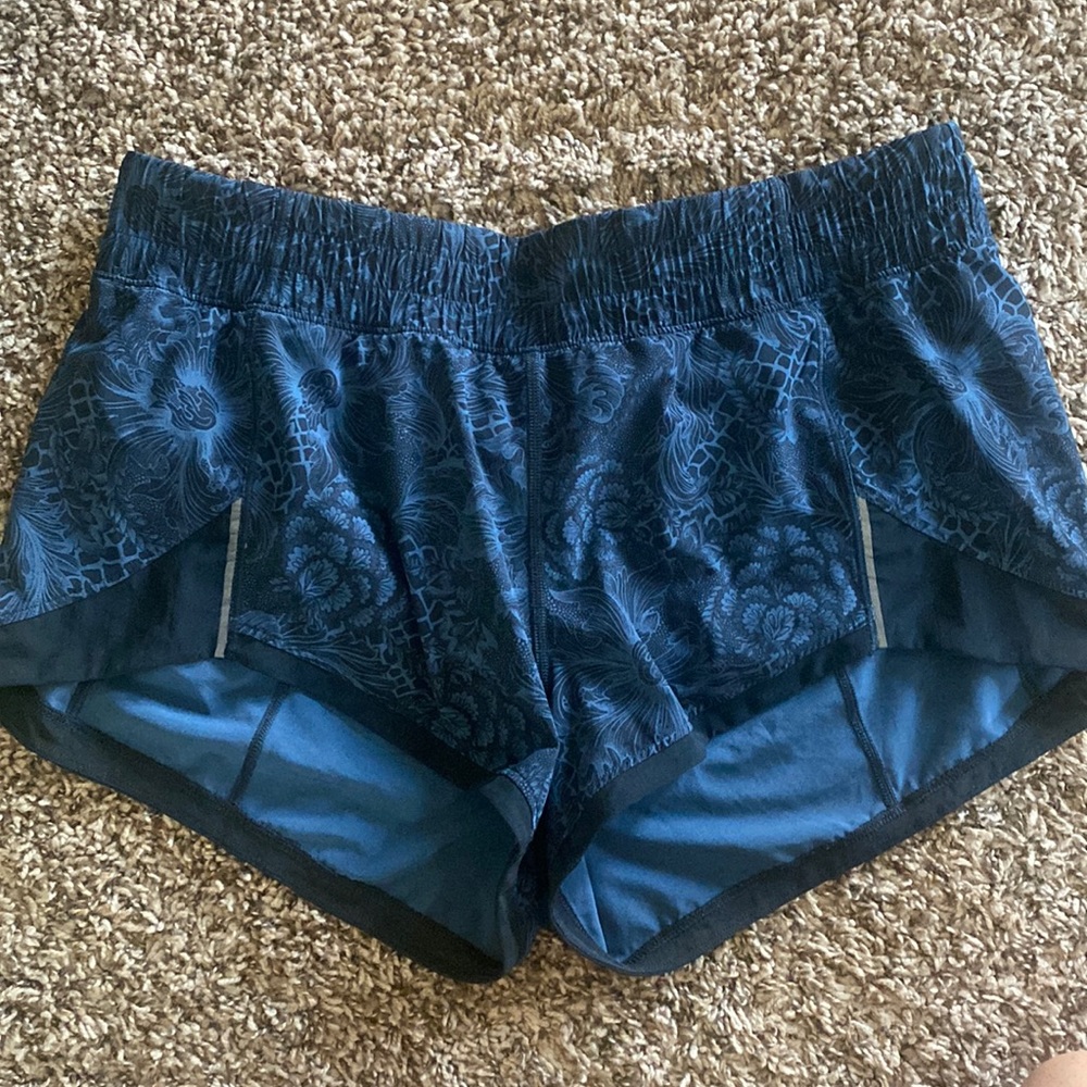 Lululemon size 10 women’s shorts